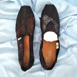 Tom's Black Moroccan Crochet Classic